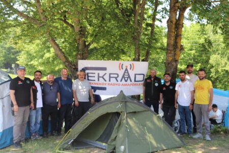 svg+xml,%3Csvg%20xmlns%3D%22http%3A%2F%2Fwww.w3 Unutulmaz Anılar ve Yeni Dostluklarla: 2026 Düzce Amatör Telsiz Kampı’nın Ardından...
