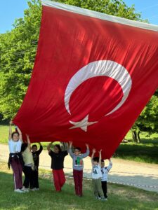 svg+xml,%3Csvg%20xmlns%3D%22http%3A%2F%2Fwww.w3 Unutulmaz Anılar ve Yeni Dostluklarla: 2026 Düzce Amatör Telsiz Kampı’nın Ardından...